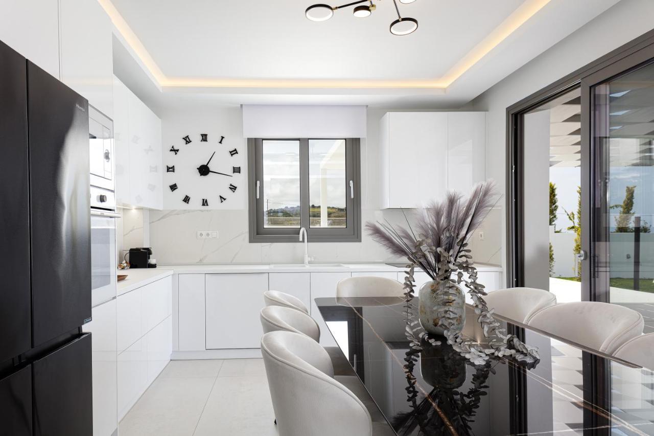 Alma Villa, 2000M2 Luxury Living, By Thinkvilla Angeliana  Экстерьер фото