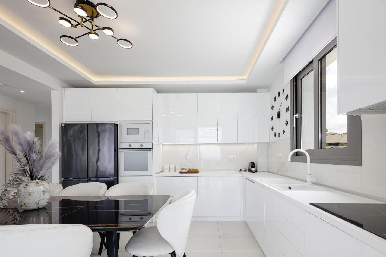 Alma Villa, 2000M2 Luxury Living, By Thinkvilla Angeliana  Экстерьер фото